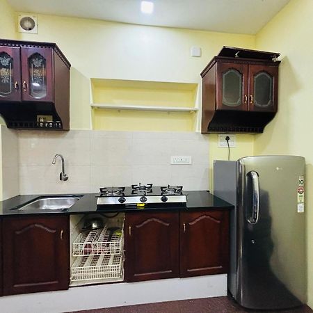 Isha Residency Hotell Kochi Exteriör bild