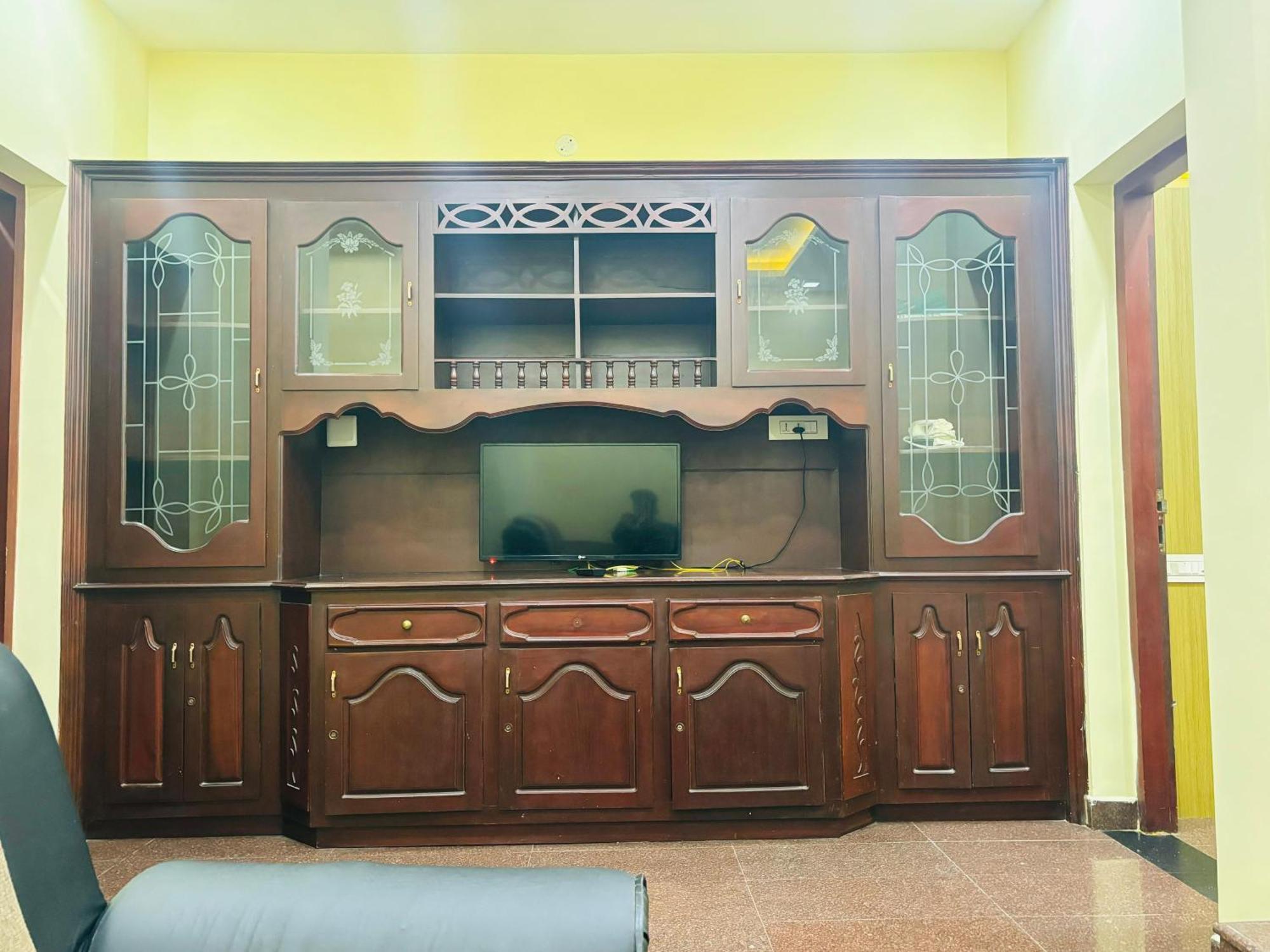 Isha Residency Hotell Kochi Exteriör bild